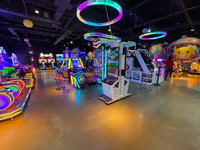 GIR Bear Arcade and VR Mississauga