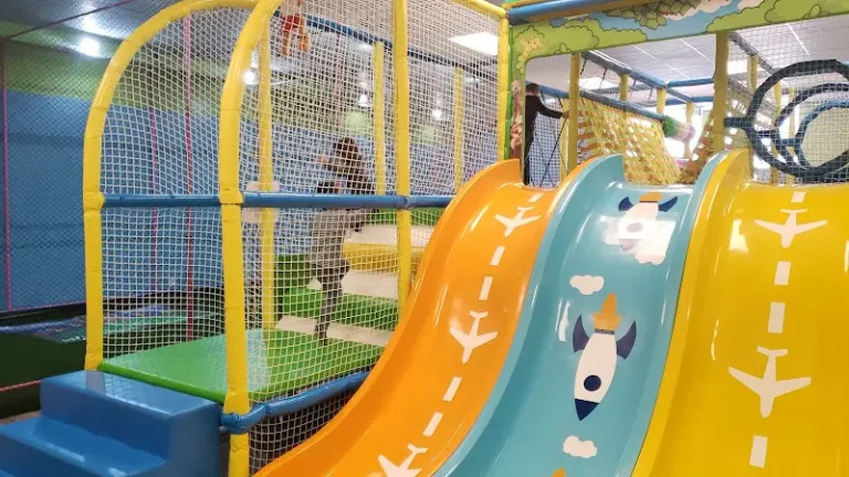 Grizzly Cubs Den Indoor Playground And Cafe Leduc 1 768x432
