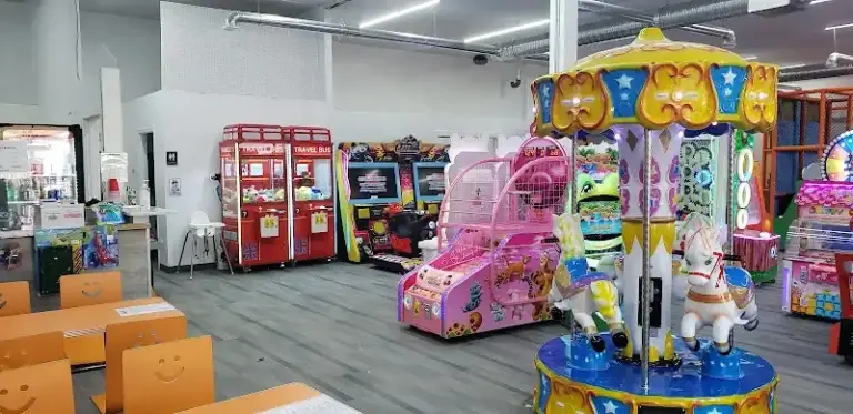 Magic star indoor playground Camrose 768x373