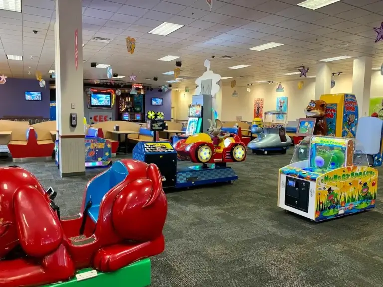 Chuck E Cheese Whitby 2 768x576
